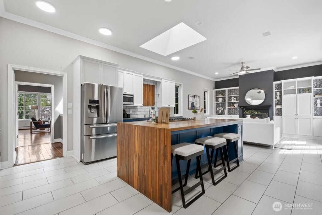 17247 SE 54th Place , Bellevue, WA 98006