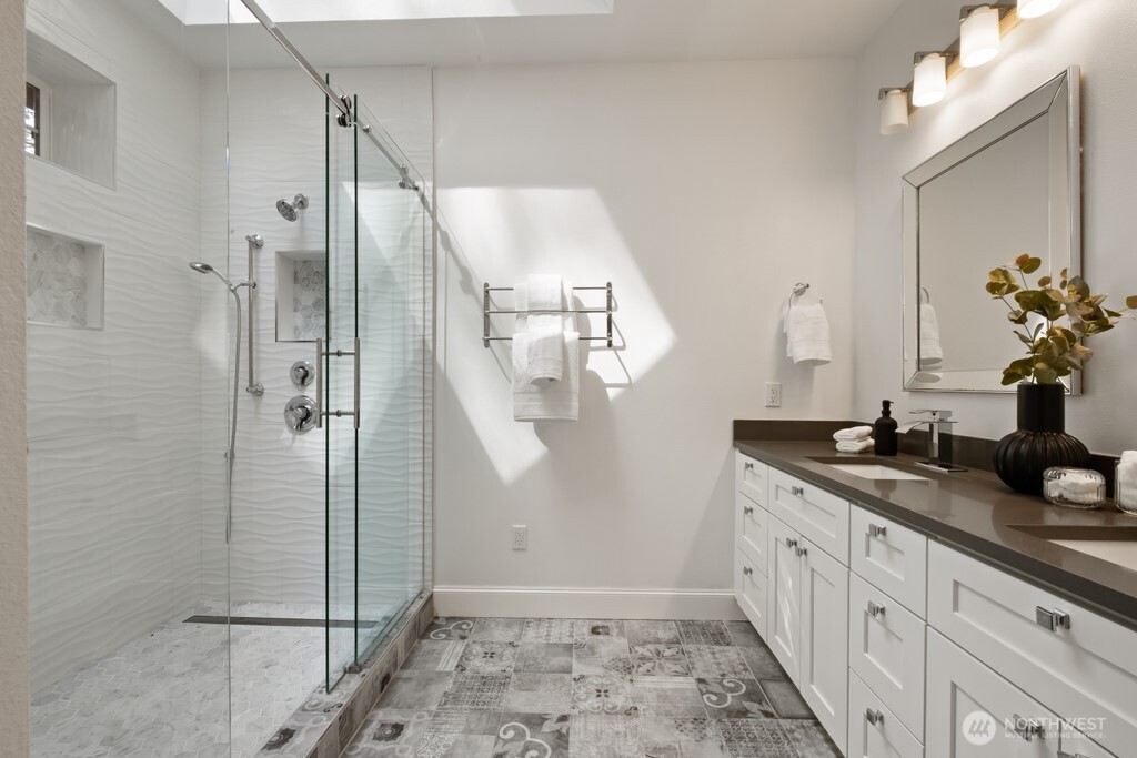 17247 SE 54th Place , Bellevue, WA 98006