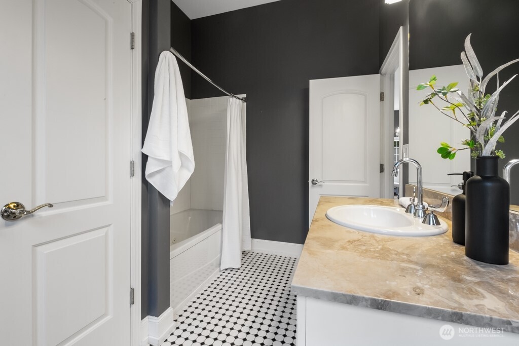 17247 SE 54th Place , Bellevue, WA 98006