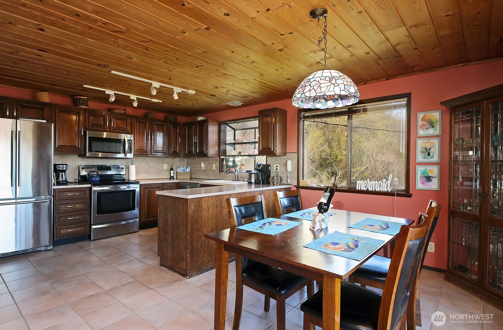 3837 Driftwood Drive , Clinton, WA 98236