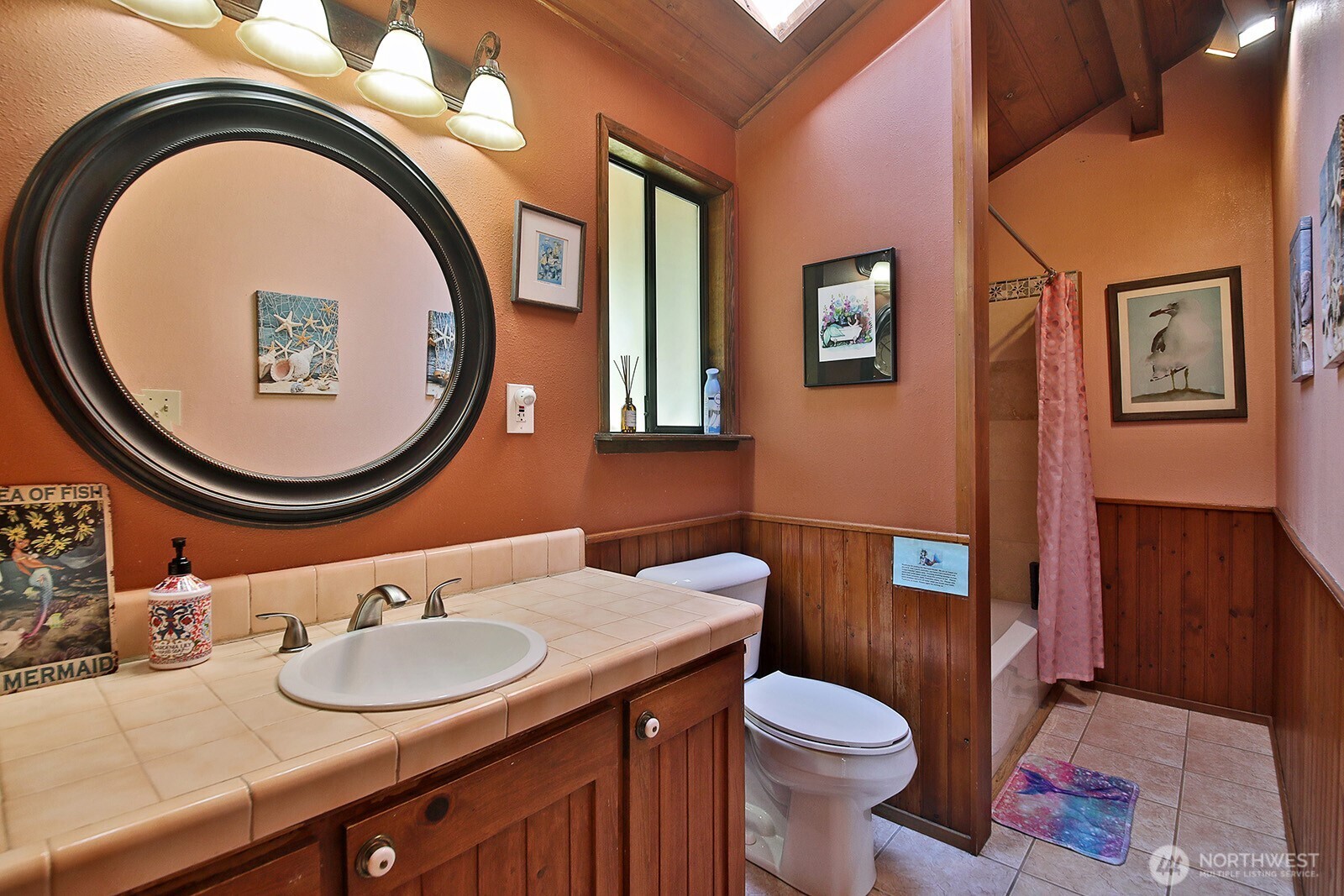 3837 Driftwood Drive , Clinton, WA 98236