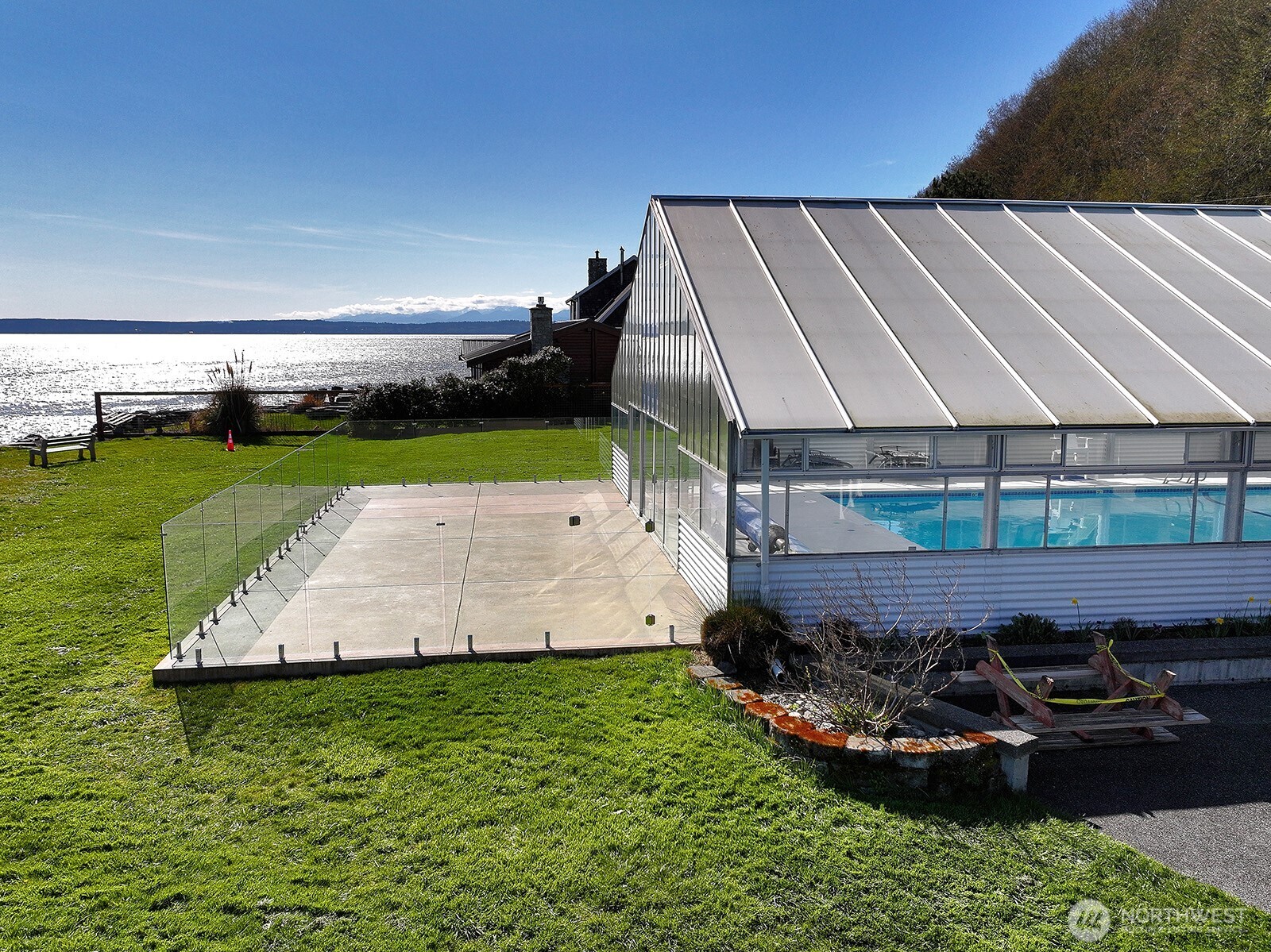 3837 Driftwood Drive , Clinton, WA 98236