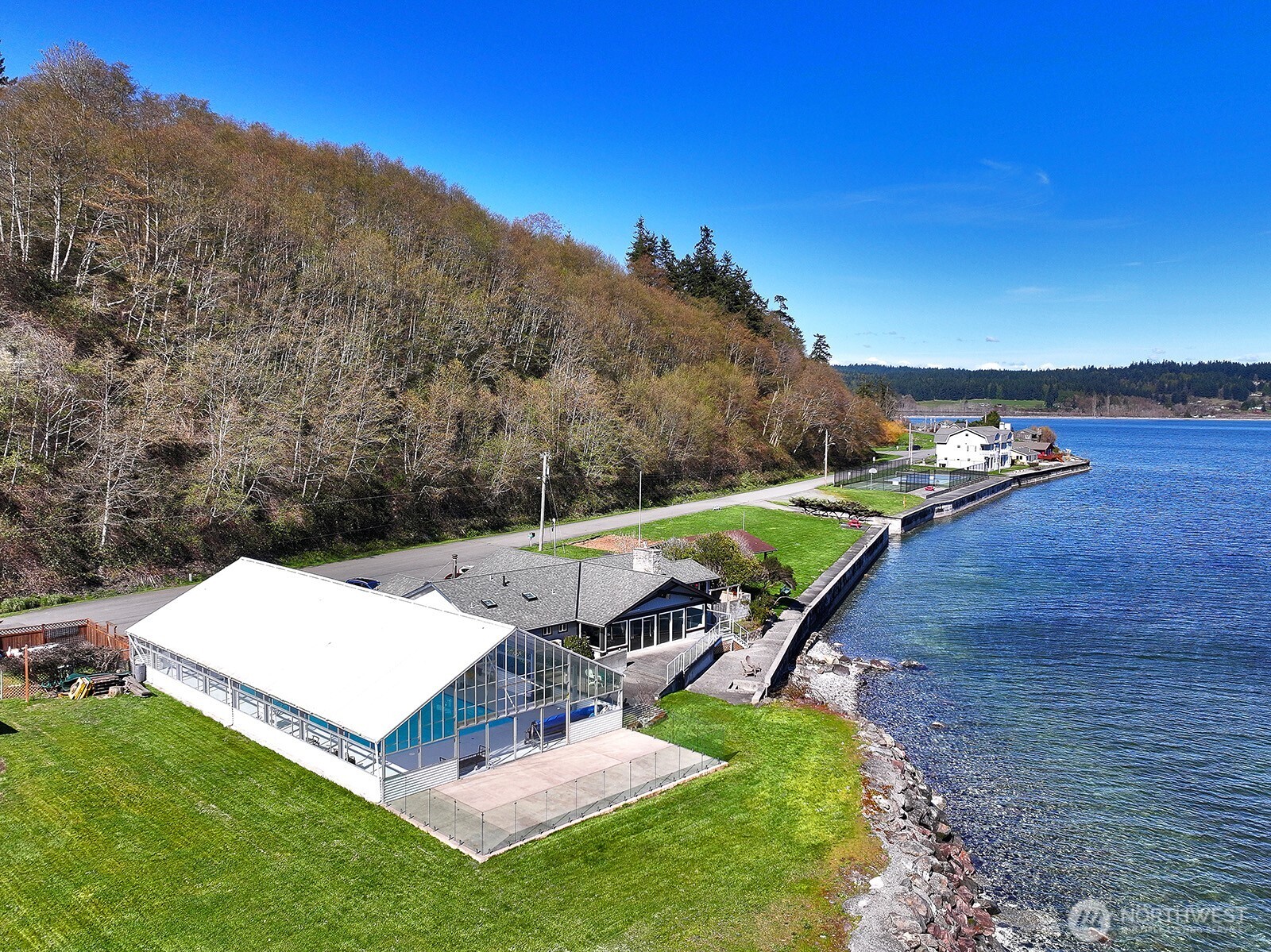 3837 Driftwood Drive , Clinton, WA 98236
