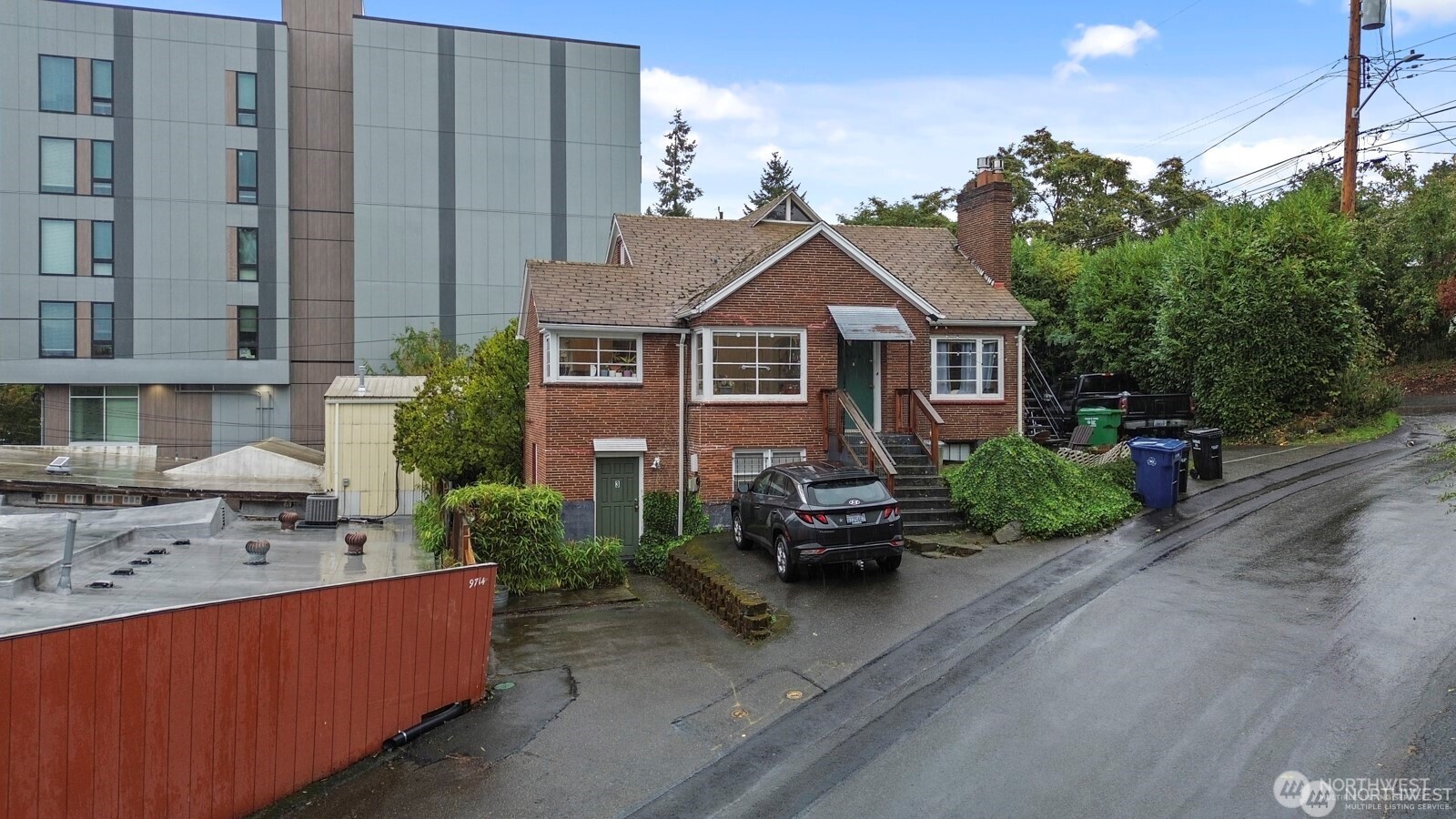 9716 Greenwood Avenue N, Seattle, WA 98103