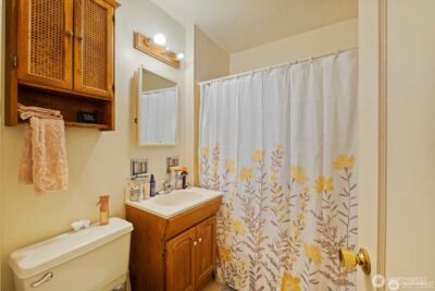 9716 Greenwood Avenue N, Seattle, WA 98103 - Photo 11