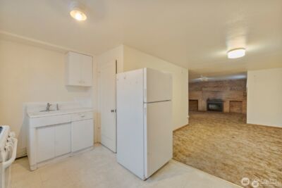 9716 Greenwood Avenue N, Seattle, WA 98103 - Photo 16