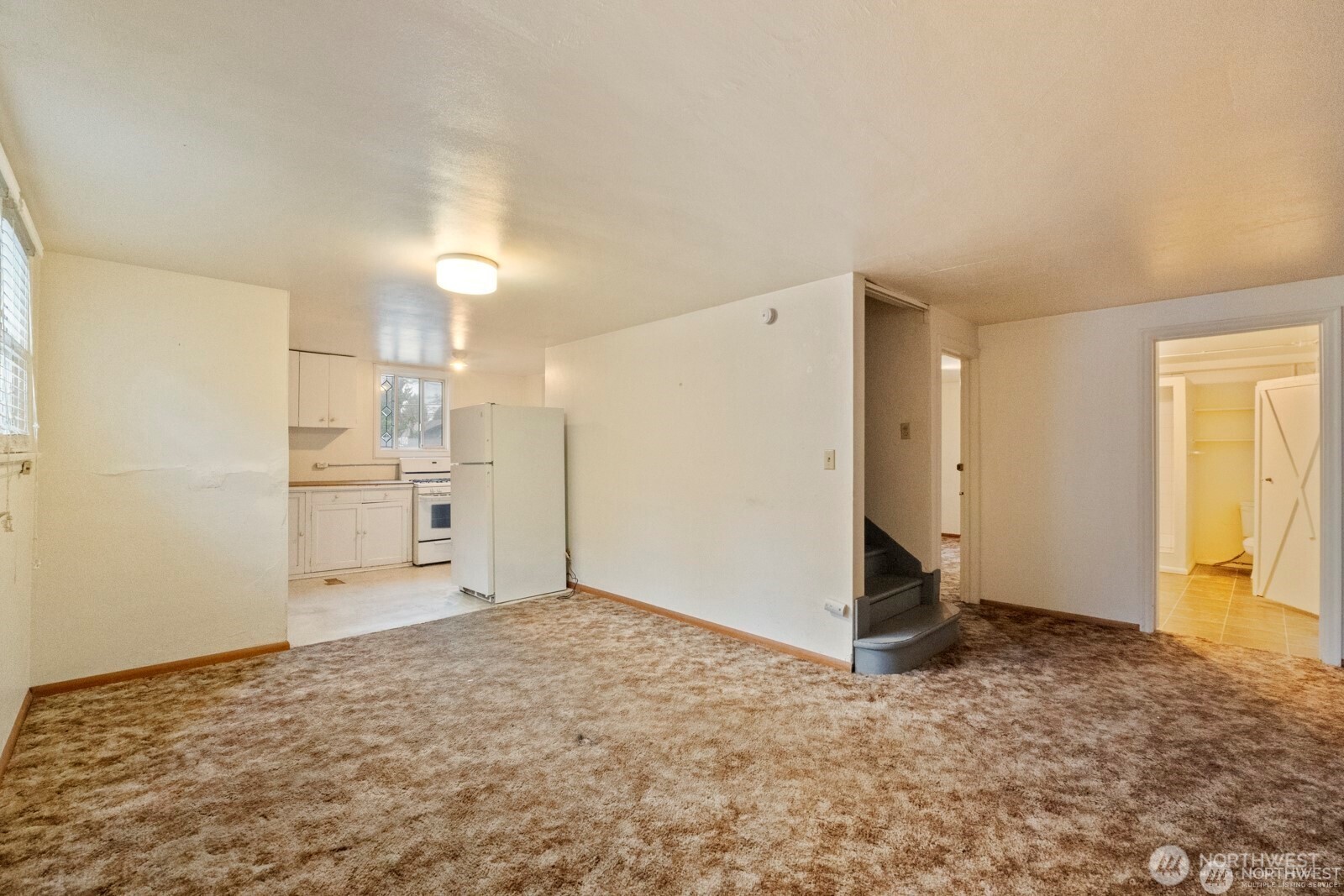 9716 Greenwood Avenue N, Seattle, WA 98103