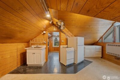 9716 Greenwood Avenue N, Seattle, WA 98103 - Photo 24