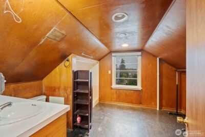 9716 Greenwood Avenue N, Seattle, WA 98103 - Photo 25