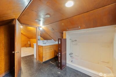 9716 Greenwood Avenue N, Seattle, WA 98103 - Photo 26