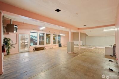 9716 Greenwood Avenue N, Seattle, WA 98103 - Photo 3
