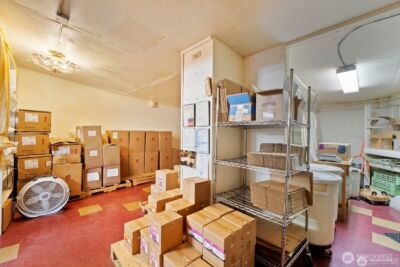 9716 Greenwood Avenue N, Seattle, WA 98103 - Photo 4