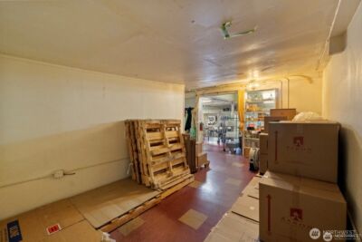 9716 Greenwood Avenue N, Seattle, WA 98103 - Photo 6
