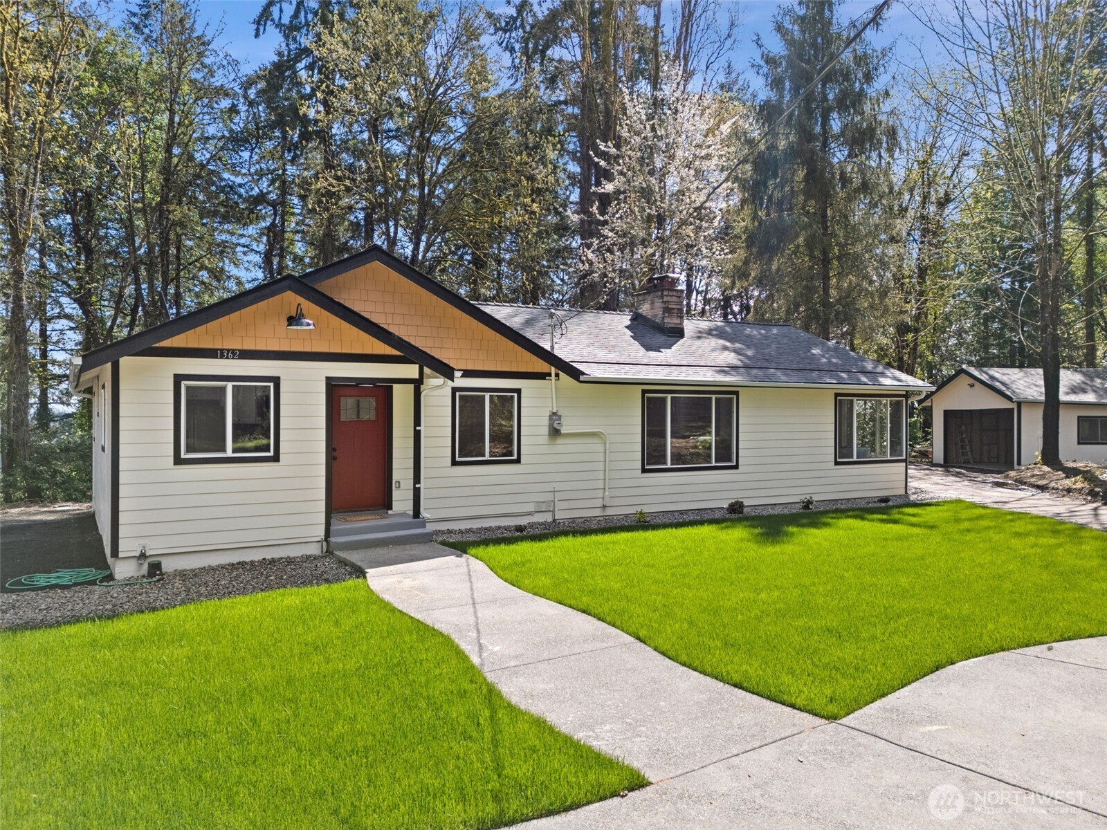 1362 Carr Boulevard , Bremerton, WA 98312