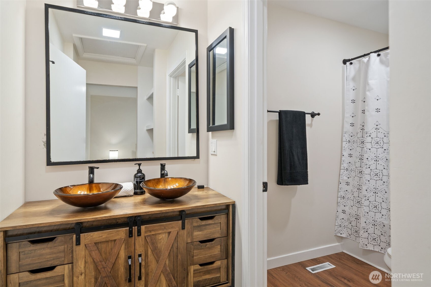 1362 Carr Boulevard , Bremerton, WA 98312
