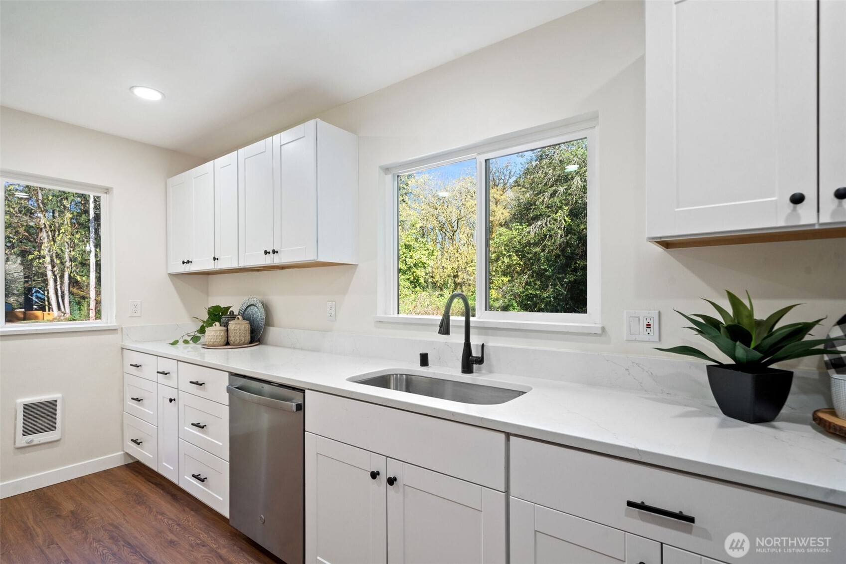 1362 Carr Boulevard , Bremerton, WA 98312
