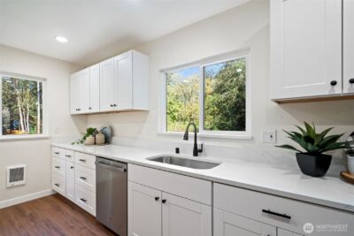 1362 Carr Boulevard , Bremerton, WA 98312 - Photo 9