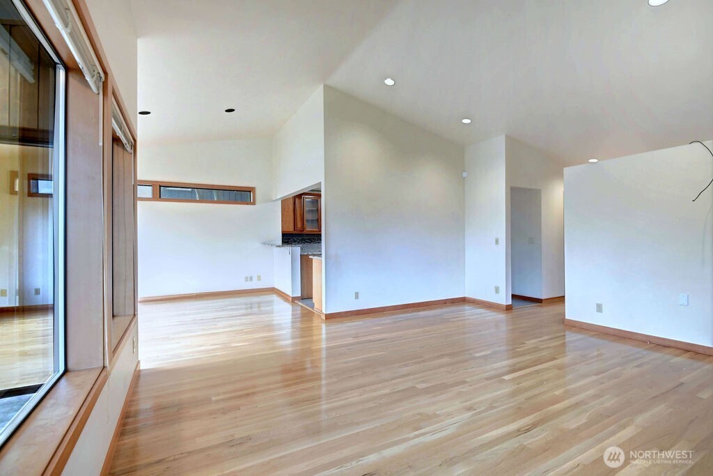 4322 29th Avenue W, Seattle, WA 98199