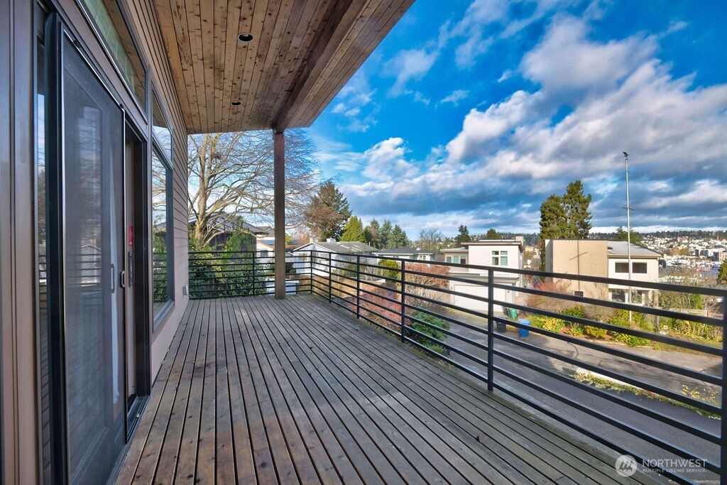 4322 29th Avenue W, Seattle, WA 98199