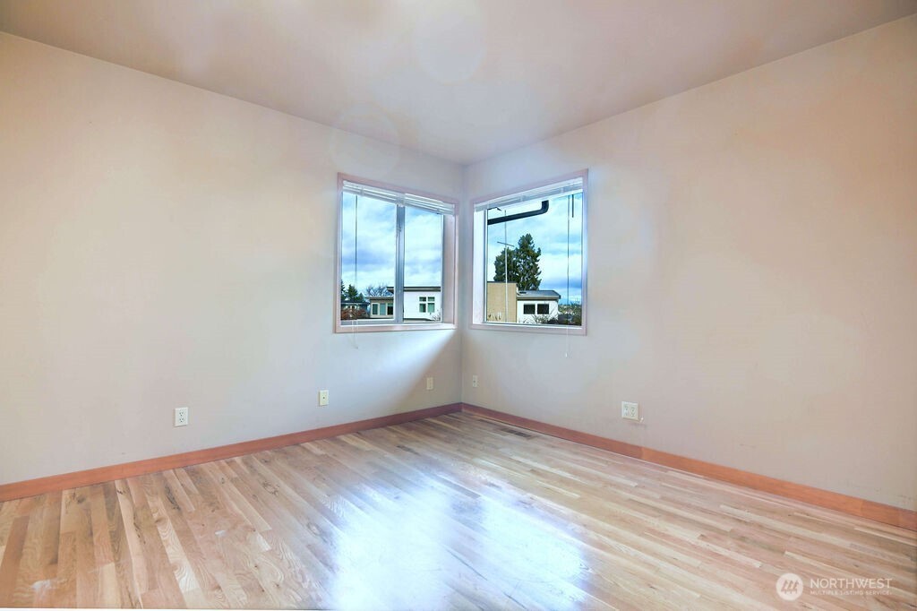 4322 29th Avenue W, Seattle, WA 98199