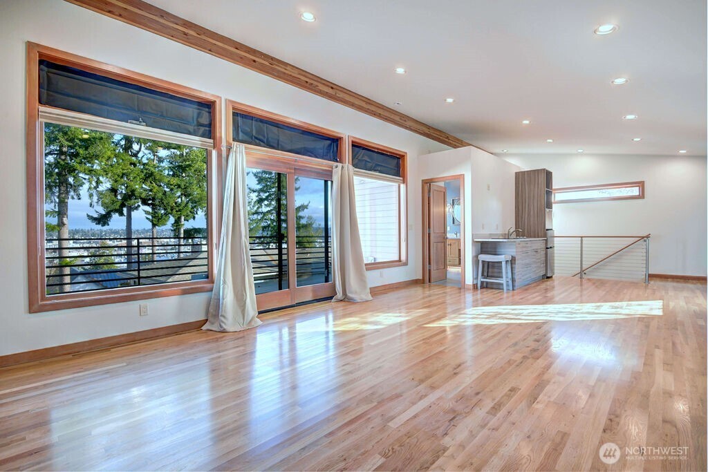 4322 29th Avenue W, Seattle, WA 98199