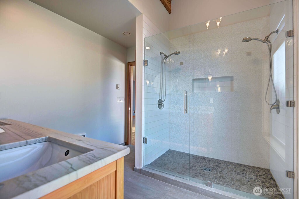 4322 29th Avenue W, Seattle, WA 98199