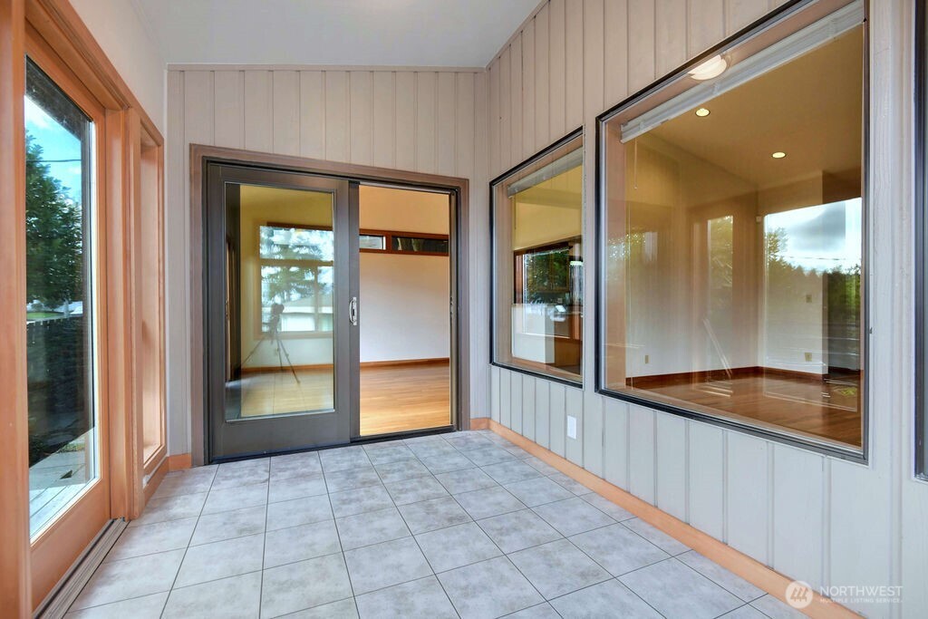 4322 29th Avenue W, Seattle, WA 98199