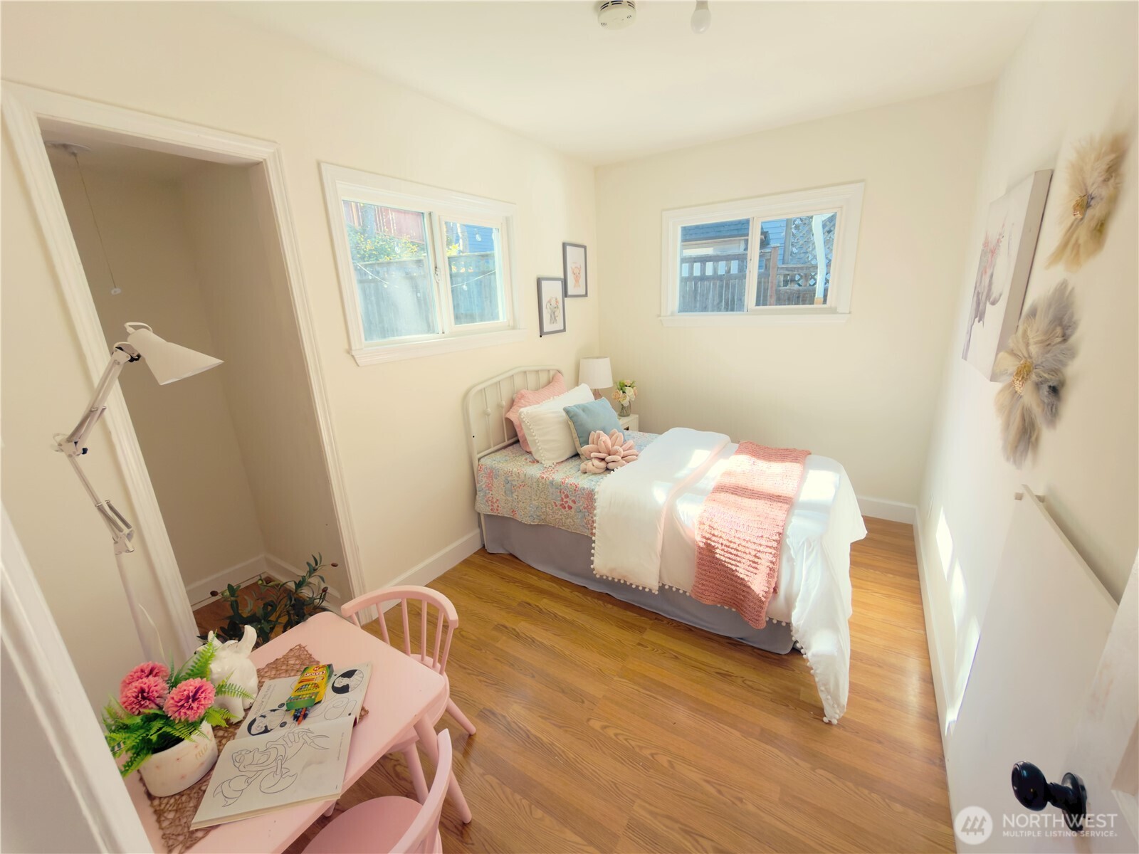 5304 NE 193rd Street , Lake Forest Park, WA 98155-3038