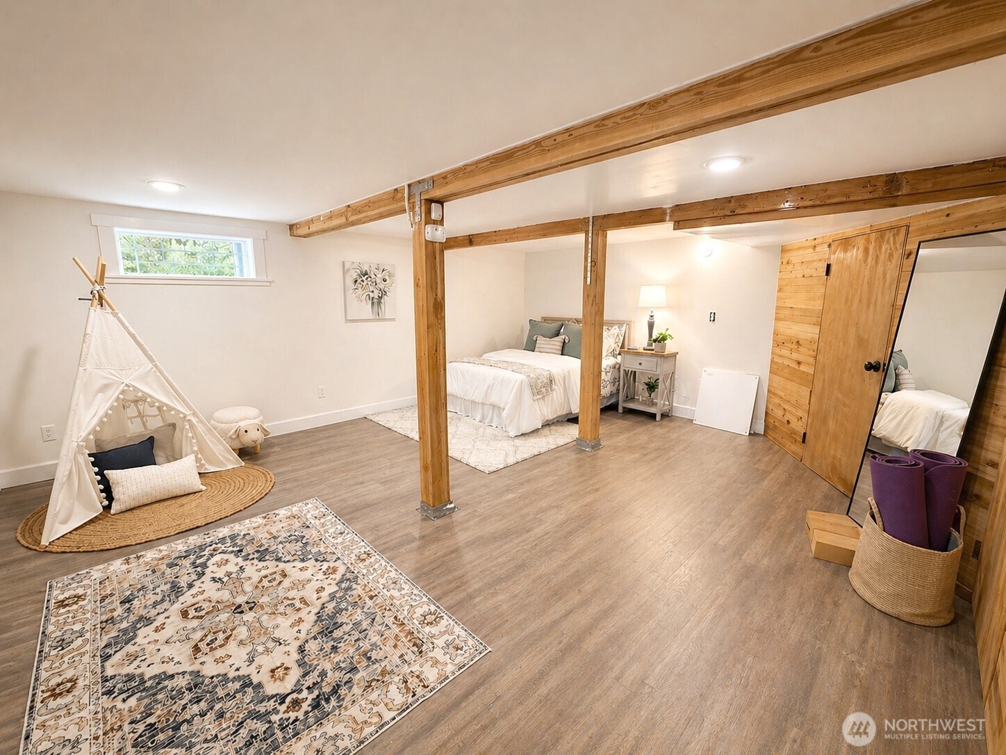 5304 NE 193rd Street , Lake Forest Park, WA 98155-3038