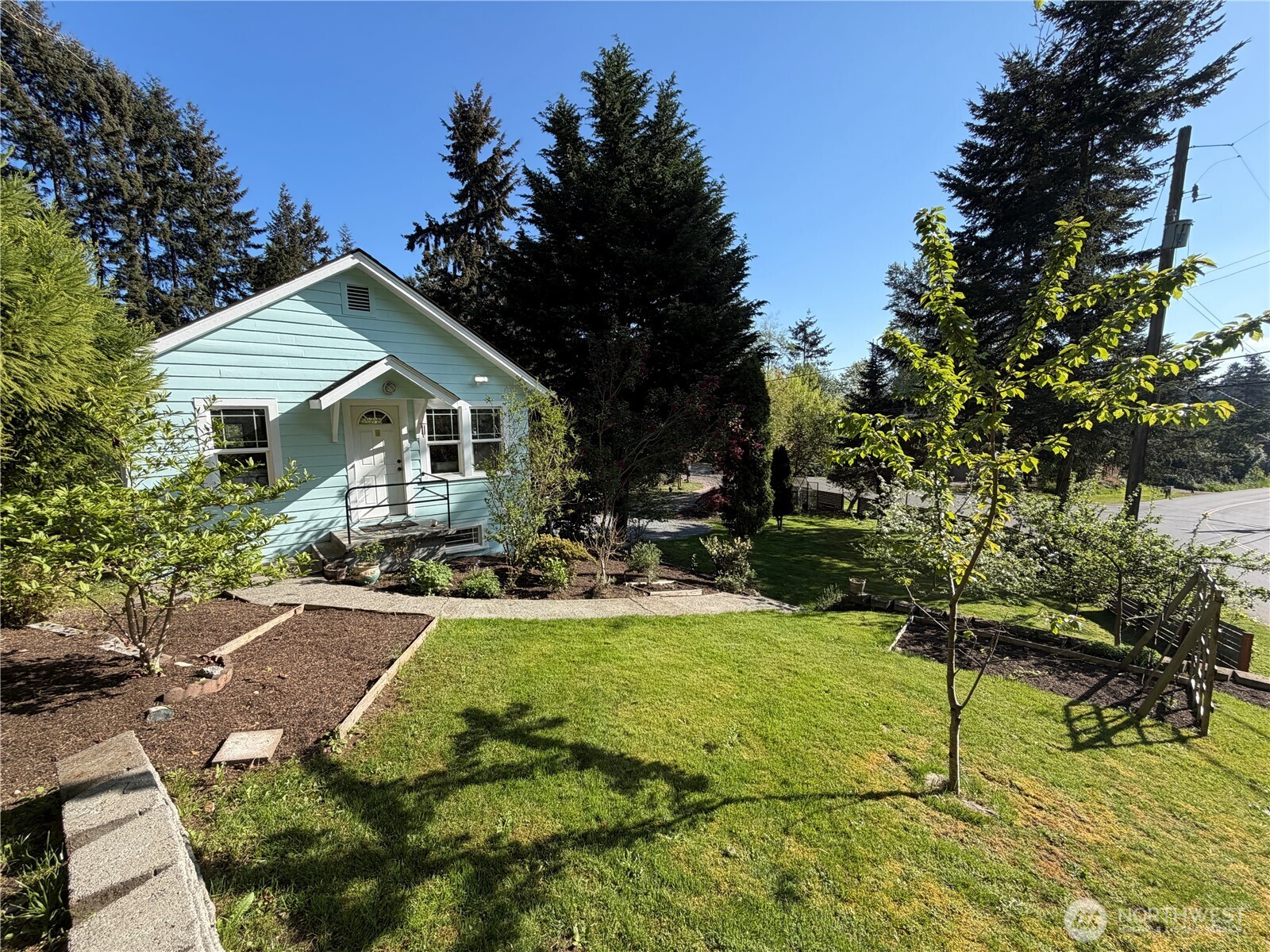 5304 NE 193rd Street , Lake Forest Park, WA 98155-3038