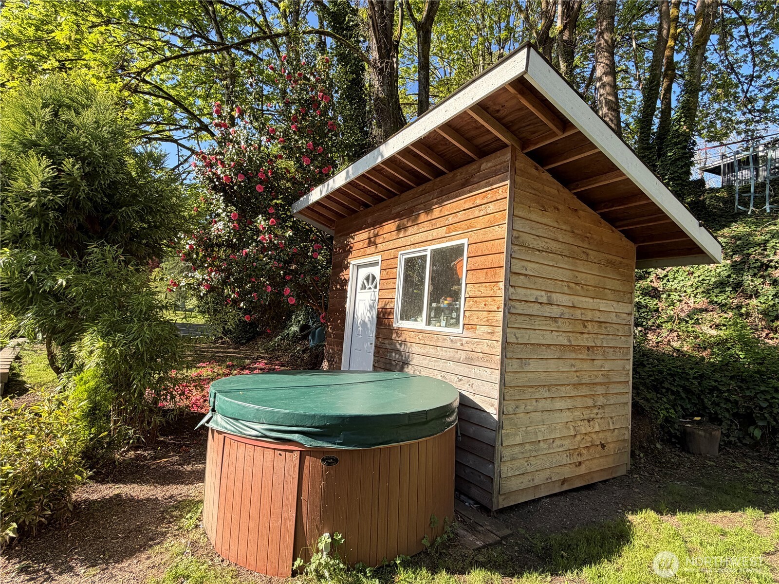 5304 NE 193rd Street , Lake Forest Park, WA 98155-3038