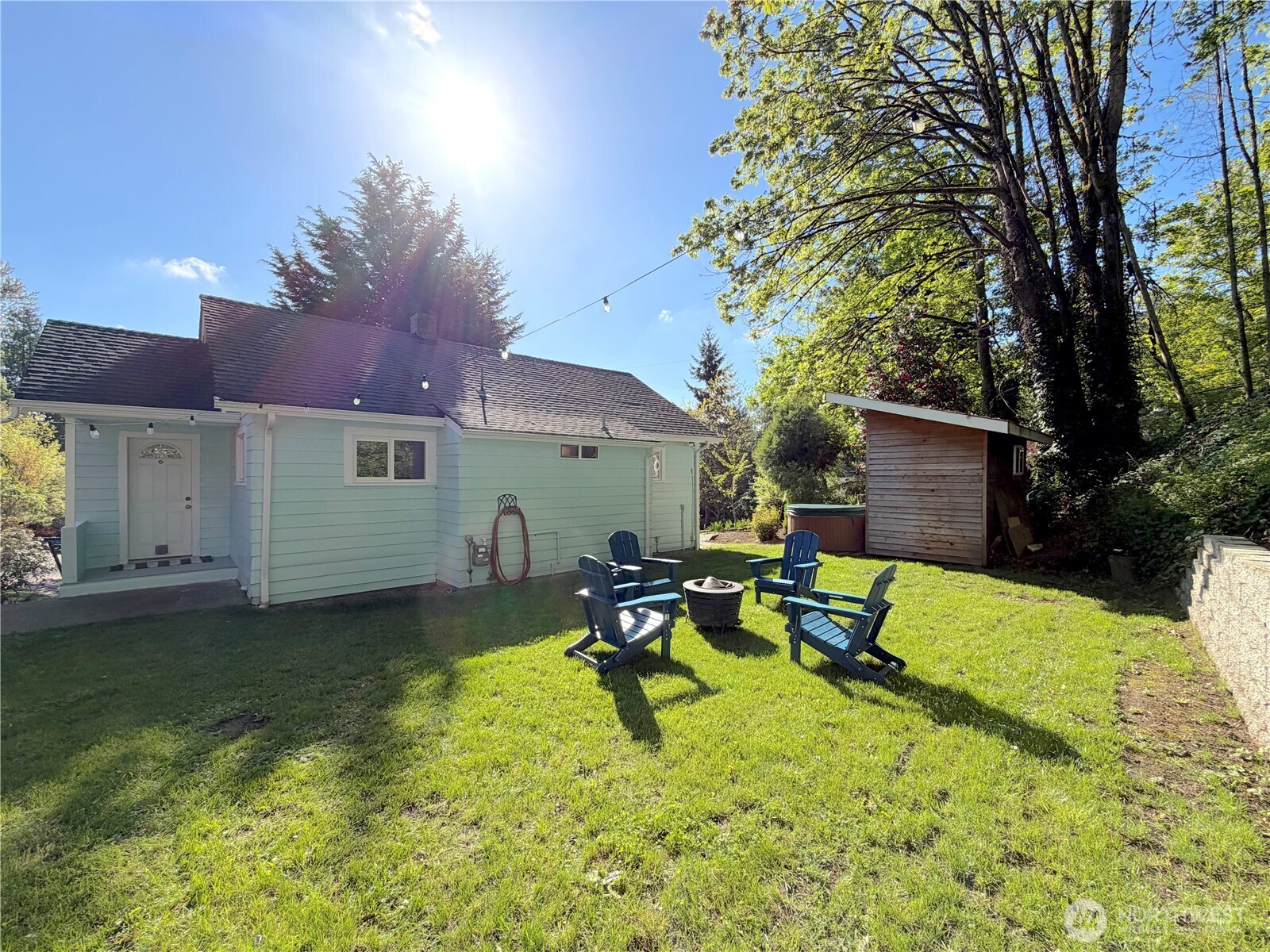 5304 NE 193rd Street , Lake Forest Park, WA 98155-3038