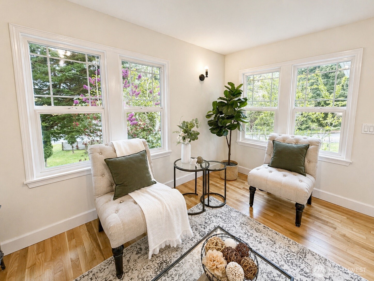 5304 NE 193rd Street , Lake Forest Park, WA 98155-3038