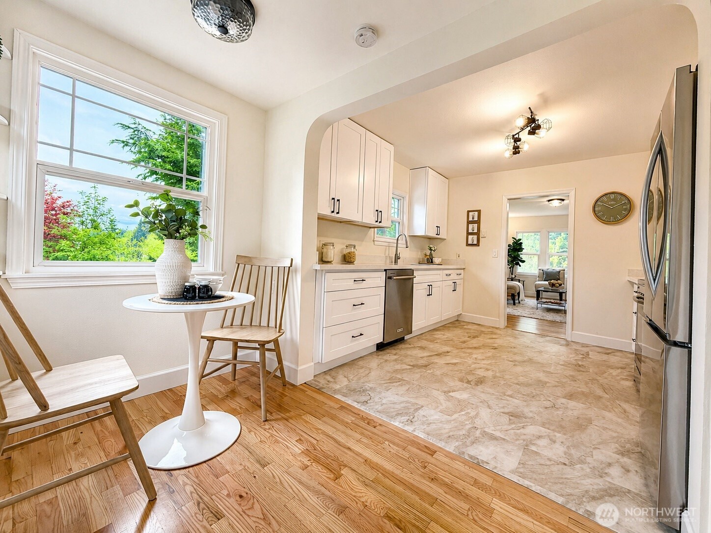 5304 NE 193rd Street , Lake Forest Park, WA 98155-3038