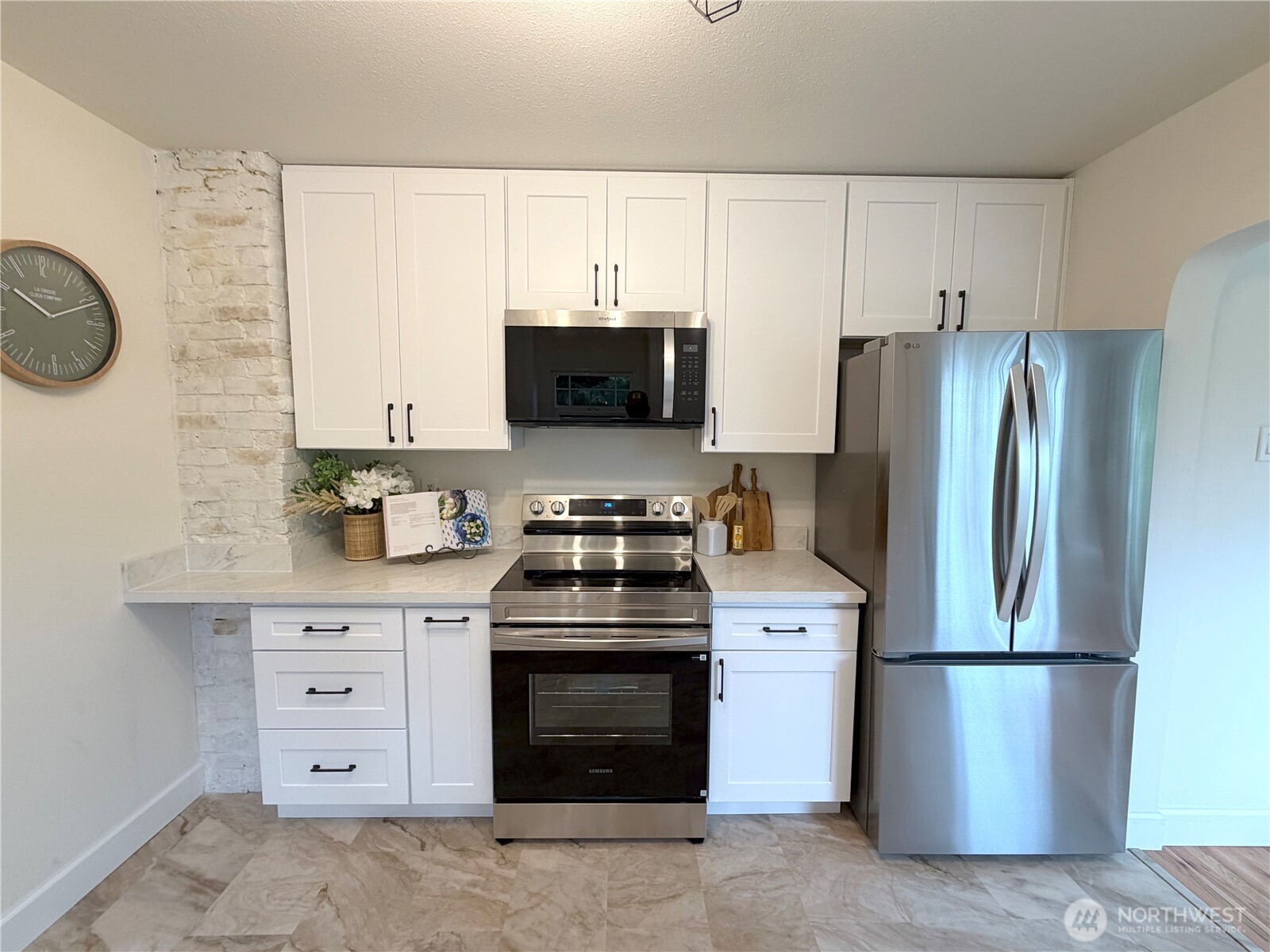 5304 NE 193rd Street , Lake Forest Park, WA 98155-3038