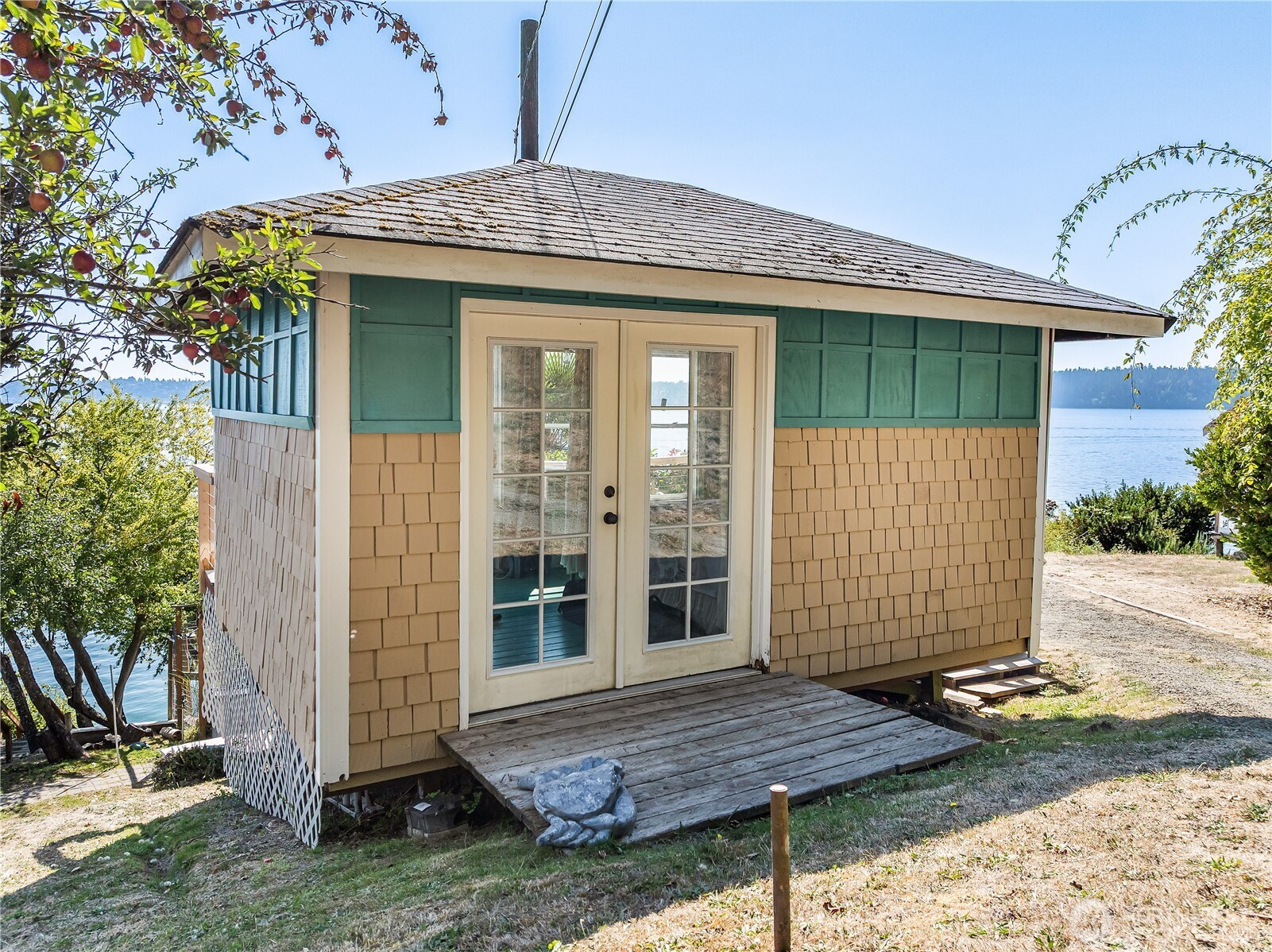 13037 SW Bachelor Road , Vashon, WA 98070