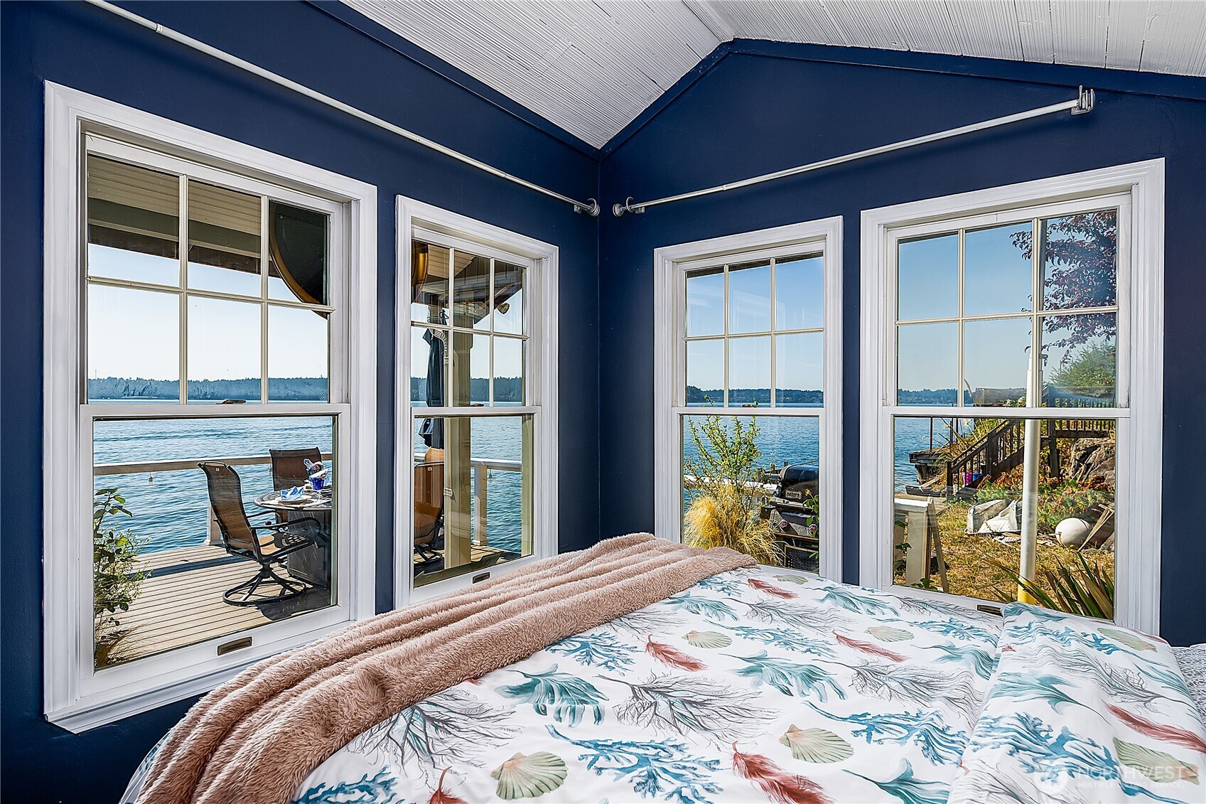 13037 SW Bachelor Road , Vashon, WA 98070