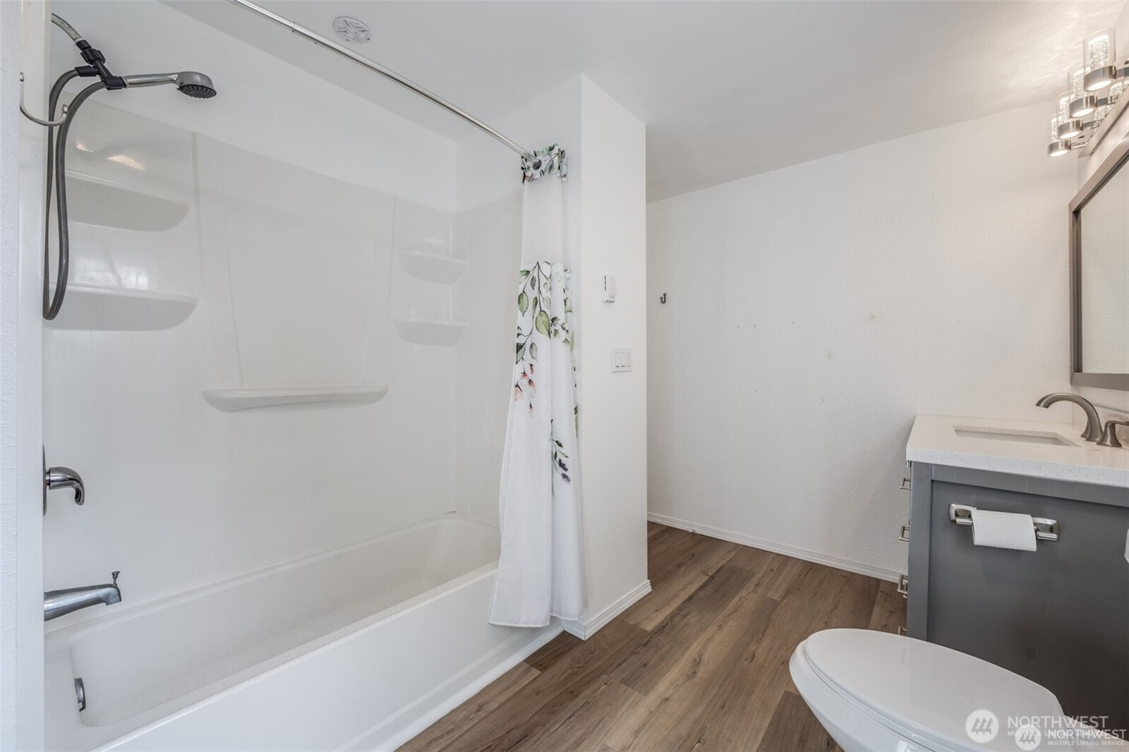 105 E 96th Street , Tacoma, WA 98445