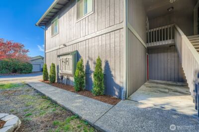 105 E 96th Street , Tacoma, WA 98445 - Photo 3