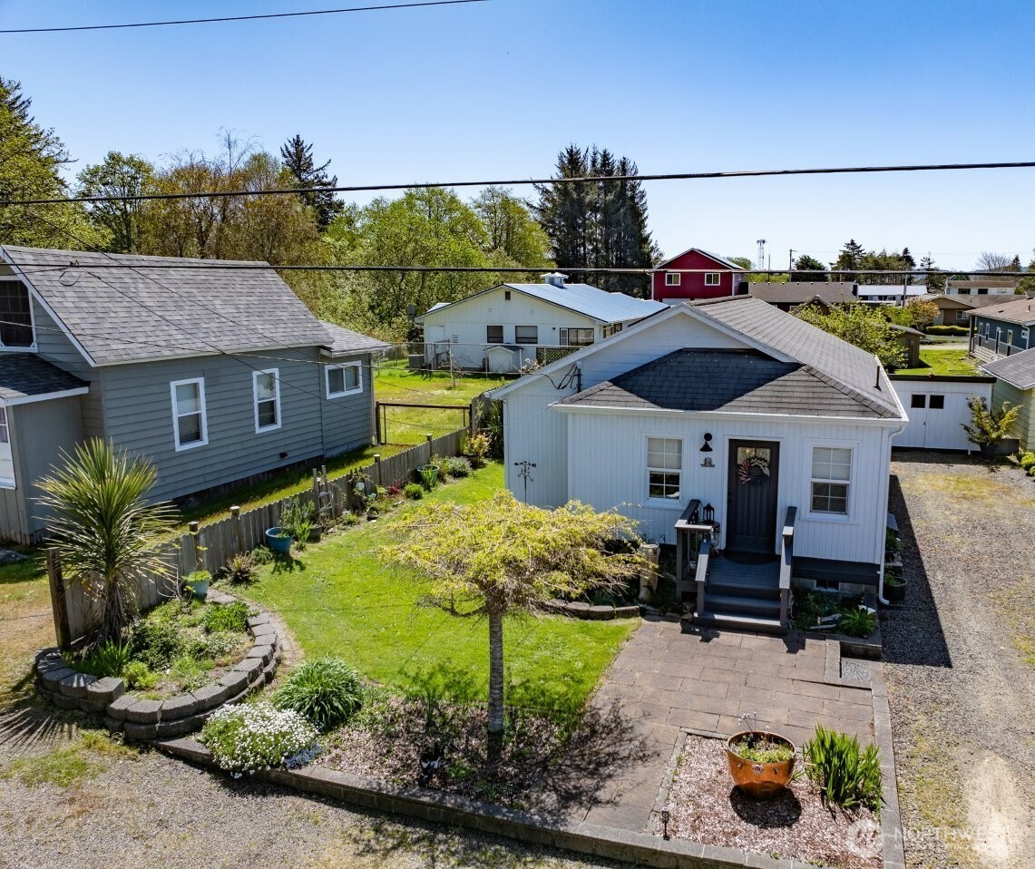 319 10th St NE , Long Beach, WA 98631