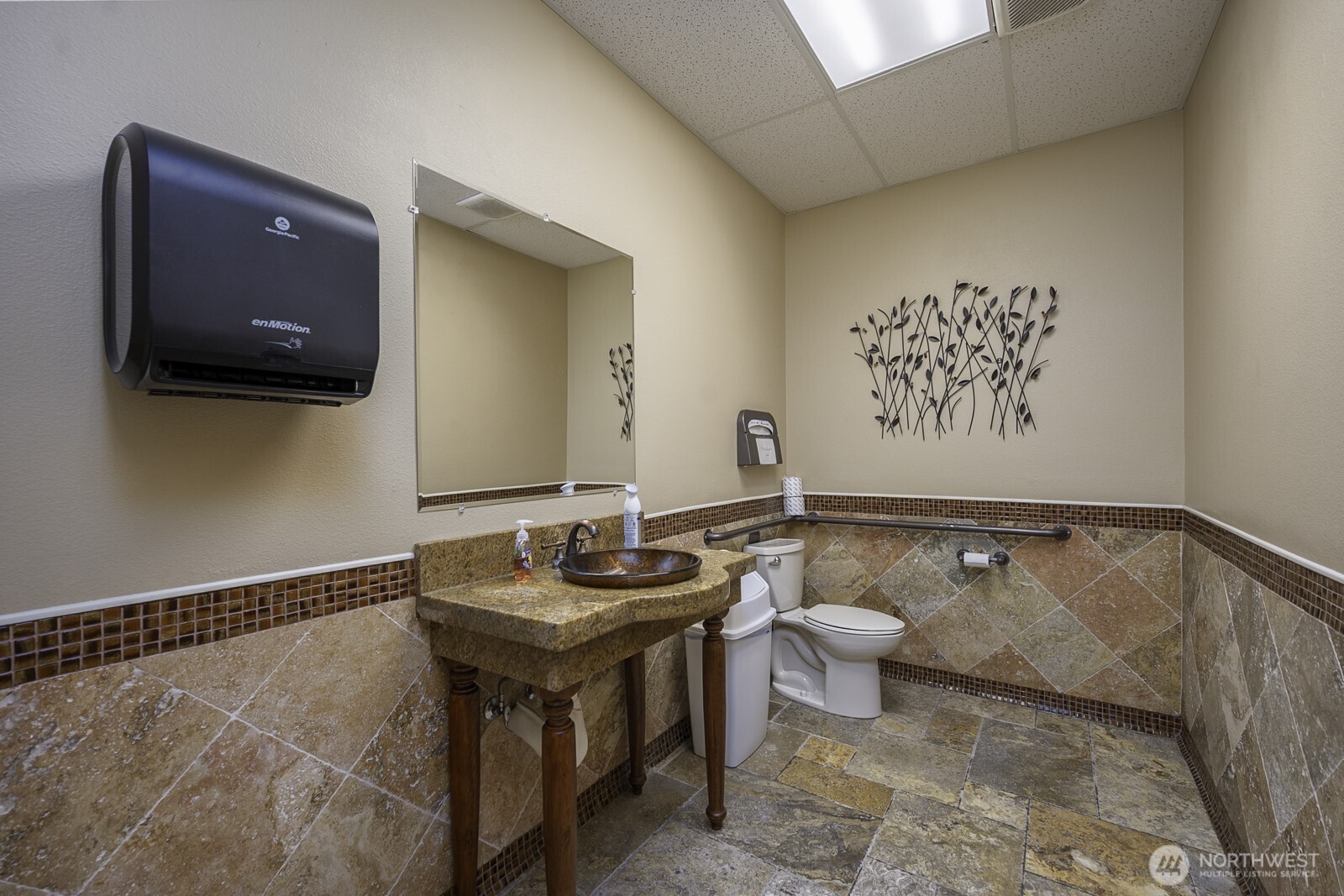 1010 S Pioneer Way , Moses Lake, WA 98837