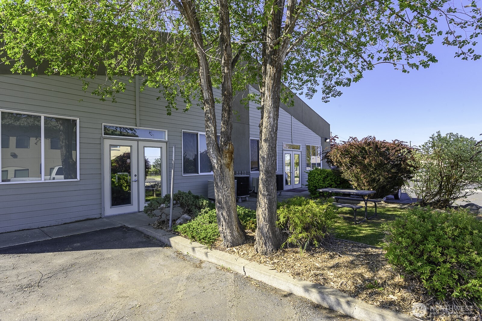 1010 S Pioneer Way , Moses Lake, WA 98837