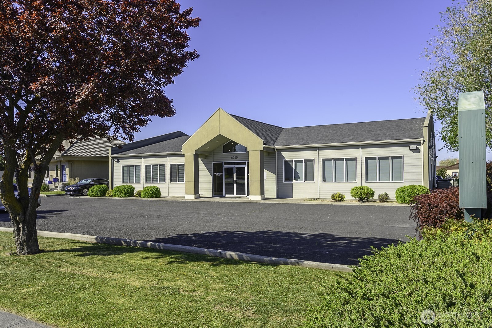 1010 S Pioneer Way , Moses Lake, WA 98837