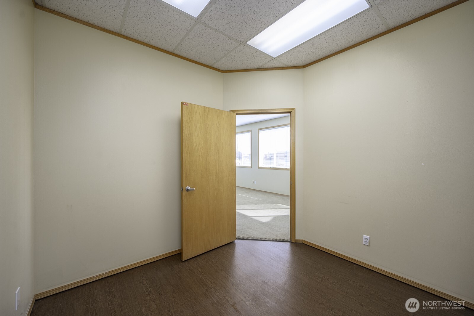 1010 S Pioneer Way , Moses Lake, WA 98837