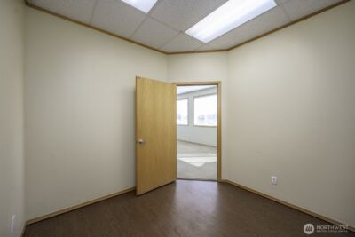 1010 S Pioneer Way , Moses Lake, WA 98837 - Photo 9