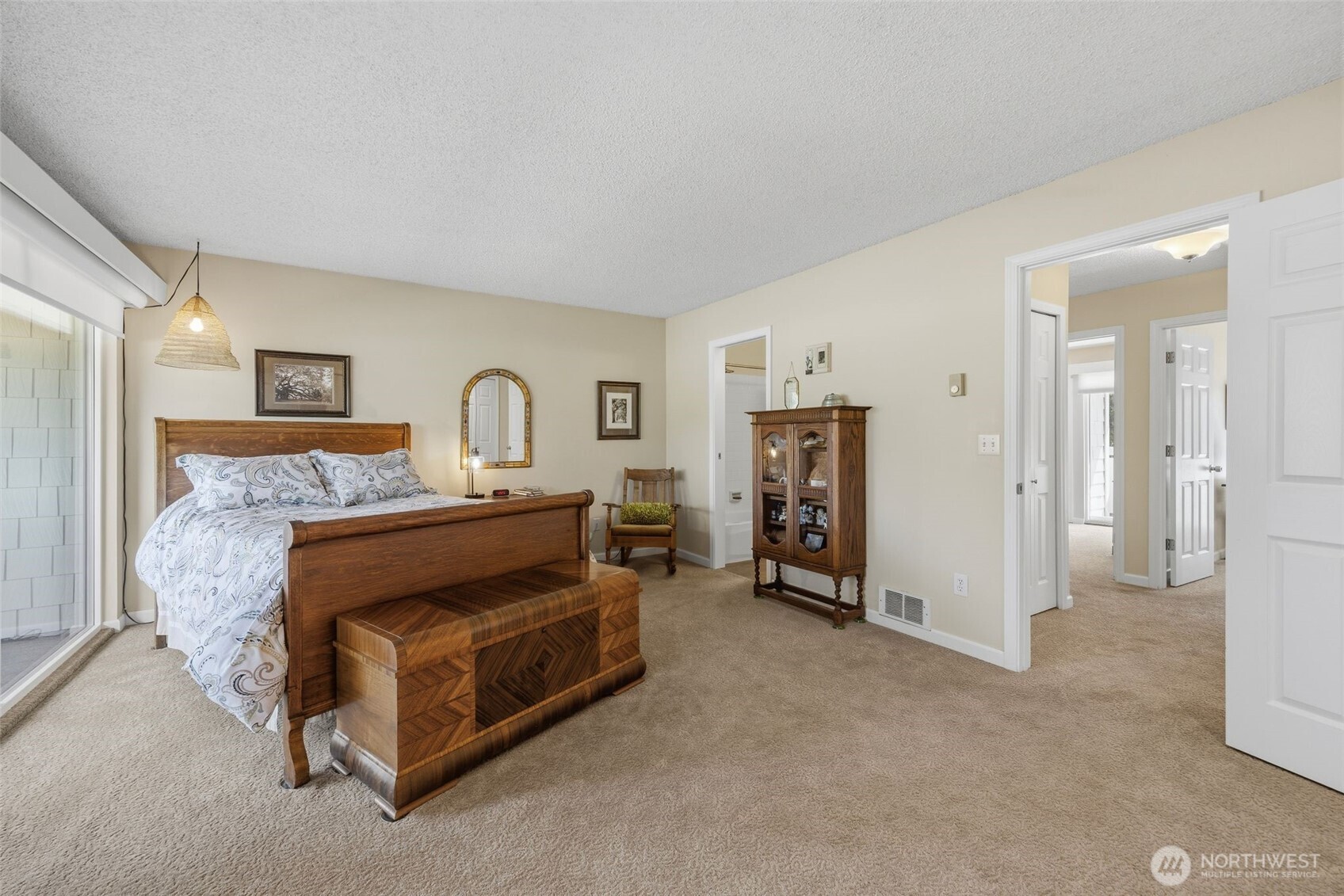 22711 Lakeview Drive #C6, Mountlake Terrace, WA 98043