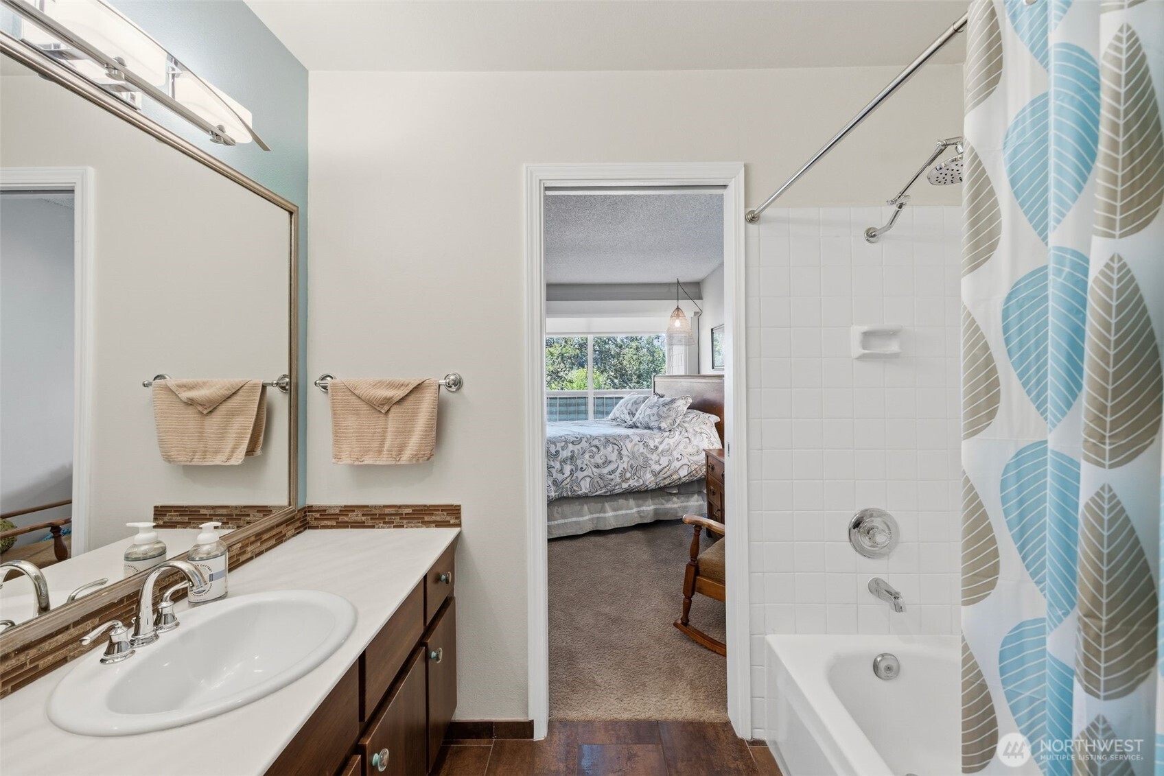 22711 Lakeview Drive #C6, Mountlake Terrace, WA 98043