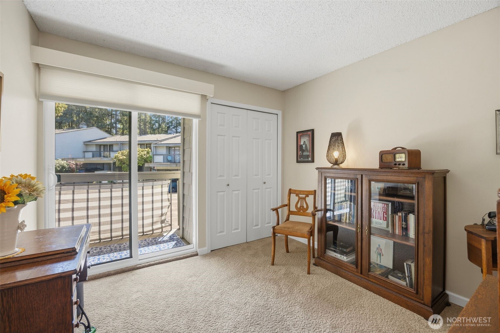22711 Lakeview Drive #C6, Mountlake Terrace, WA 98043
