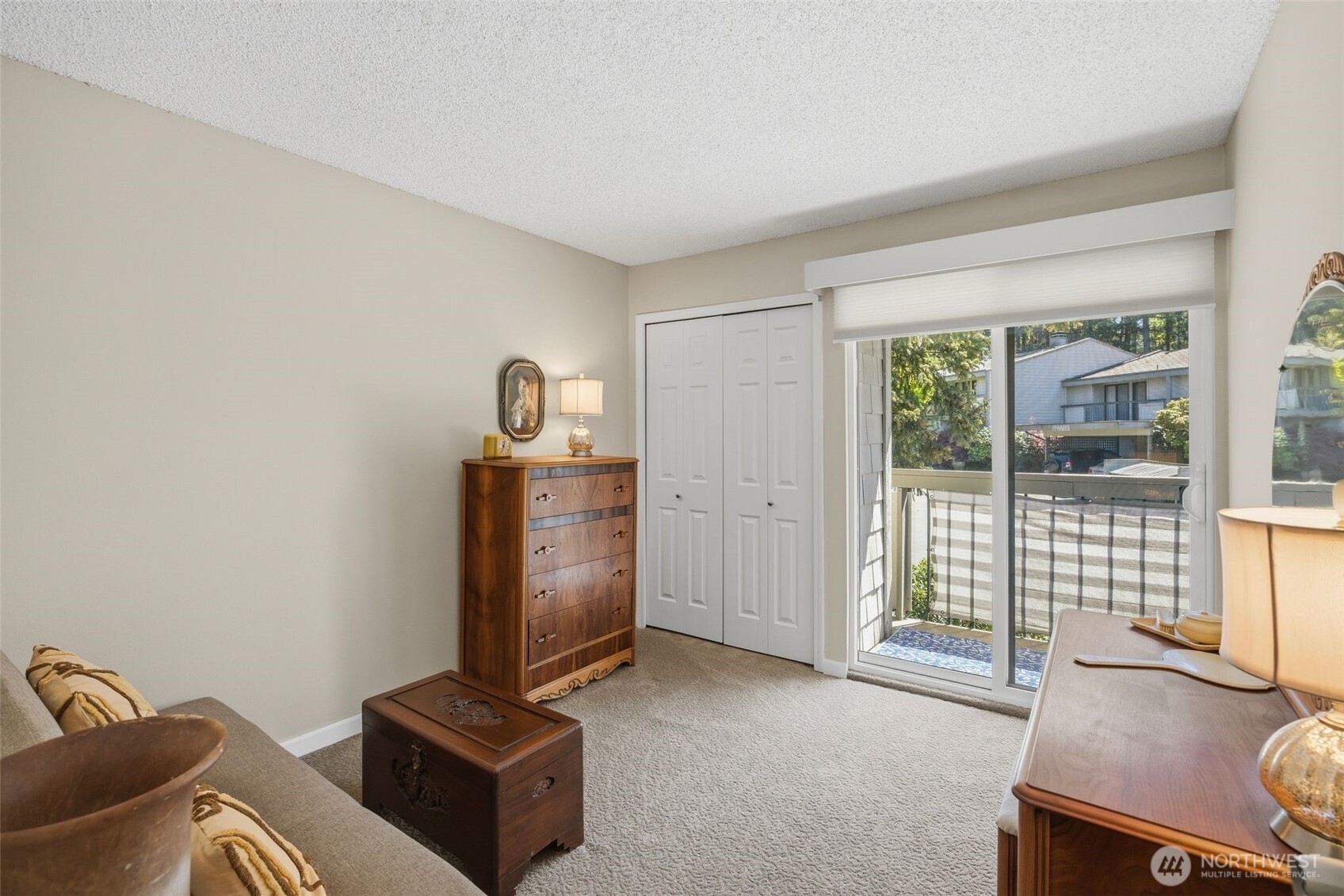 22711 Lakeview Drive #C6, Mountlake Terrace, WA 98043