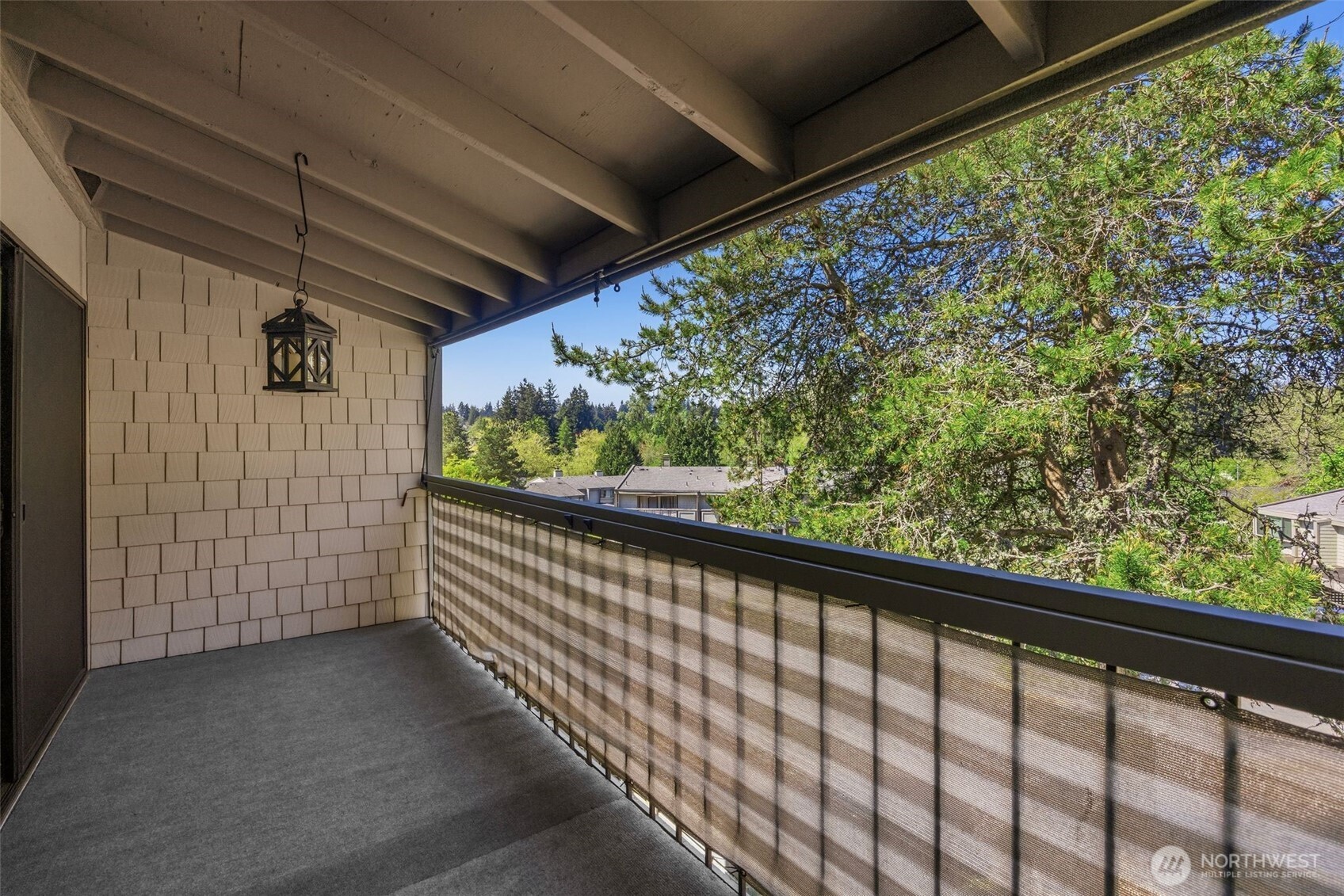 22711 Lakeview Drive #C6, Mountlake Terrace, WA 98043